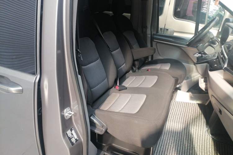 Used Iveco Fidato 2023 C30 Passenger Van 2.0T 93kW Manual Transmission Xingtu Edition Low Roof Right Front Seat