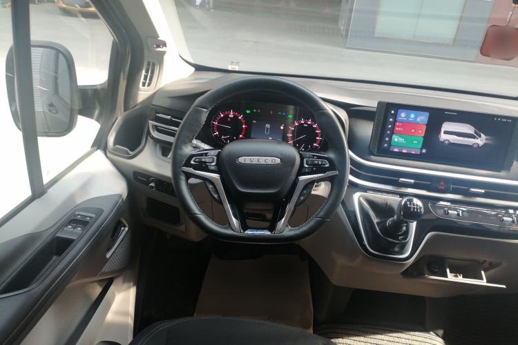 Used Iveco Fidato 2023 C30 Passenger Van 2.0T 93kW Manual Transmission Xingtu Edition Low Roof Steering Wheel