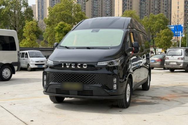Used Iveco Fidato 2023 B33 Passenger Bus 2.0T 110 kW Manual Transmission Starlight Edition High Roof