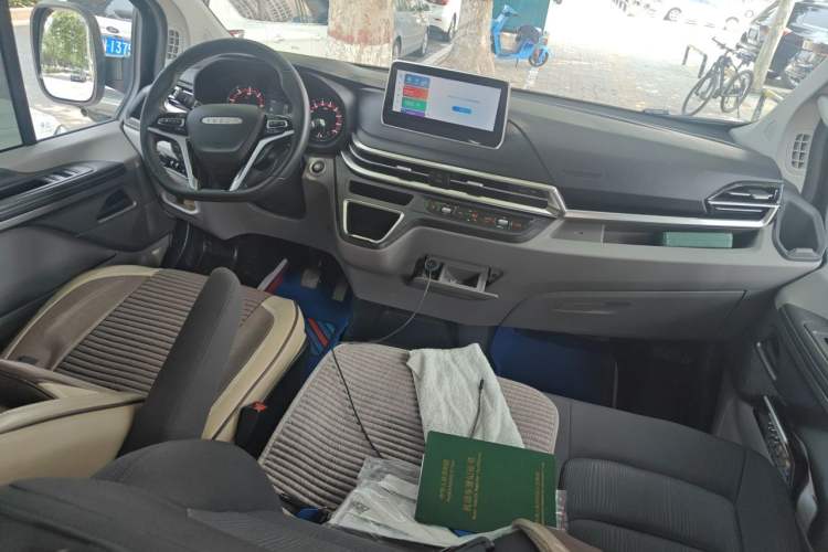 Used Iveco Fidato 2023 C30 Passenger Van 2.0T 110kW Automatic Xingtu Version Low Roof Center Console
