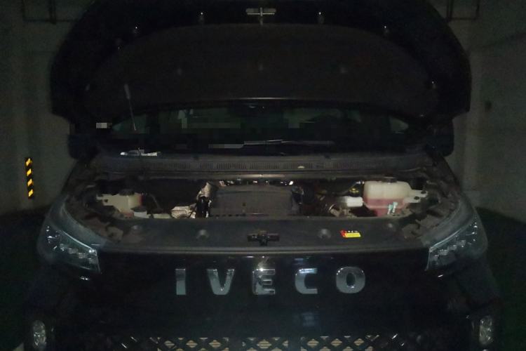 Used Iveco Fidato 2023 C30 Passenger Van 2.0T 110kW Automatic Xingtu Version Low Roof Engine Bay