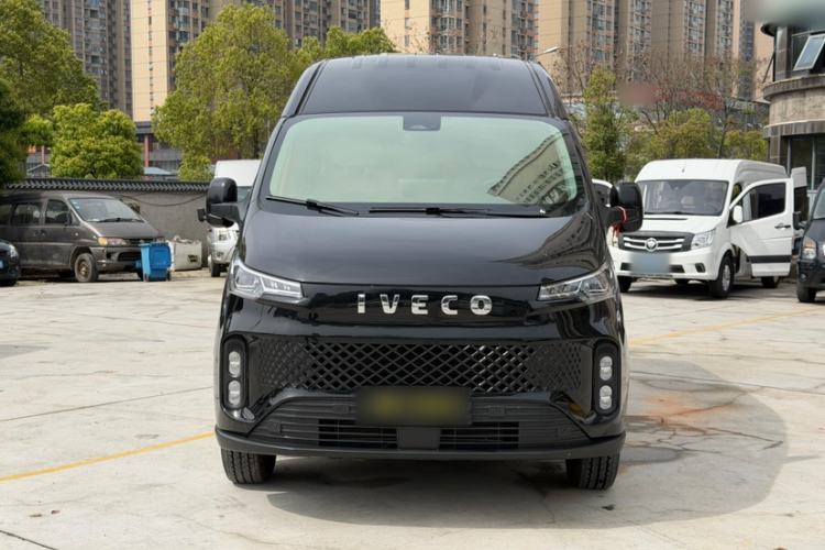 Used Iveco Fidato 2023 B33 Passenger Bus 2.0T 110 kW Manual Transmission Starlight Edition High Roof Exterior 1