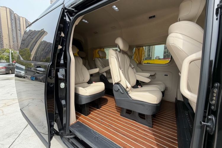 Used Iveco Fidato 2023 B33 Passenger Bus 2.0T 110 kW Manual Transmission Starlight Edition High Roof Interior 8