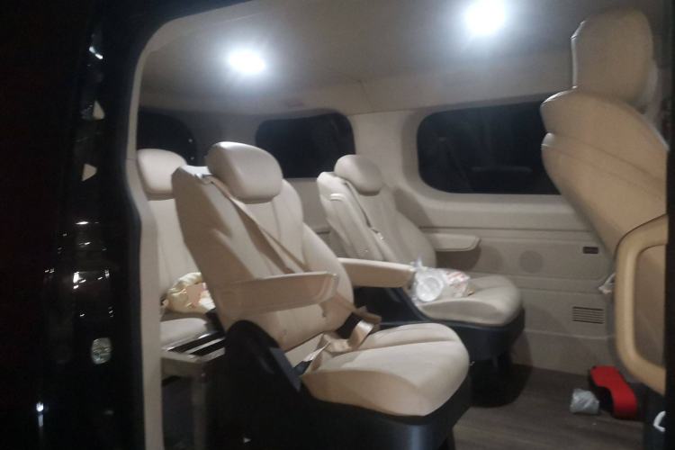 Used Iveco Fidato 2023 C30 Passenger Van 2.0T 110kW Automatic Xingtu Version Low Roof Left Rear Seat