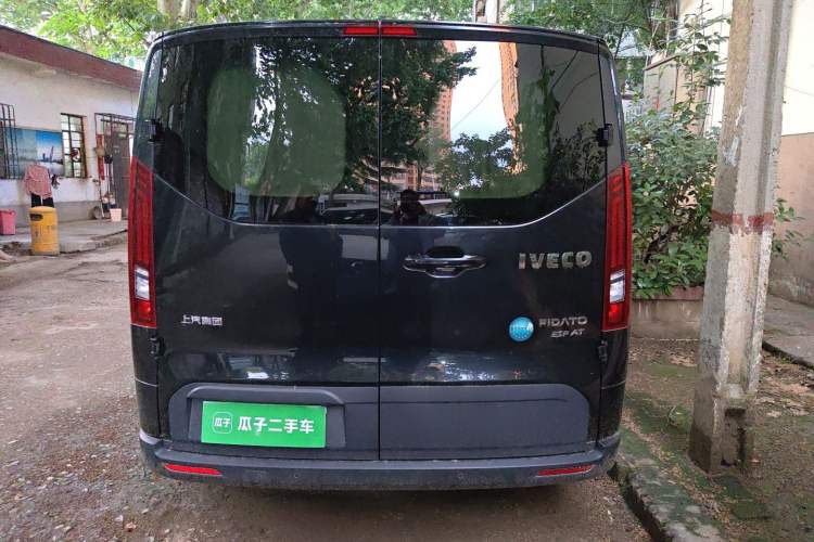 Used Iveco Fidato 2023 C30 Passenger Van 2.0T 110kW Automatic Xingtu Version Low Roof Rear