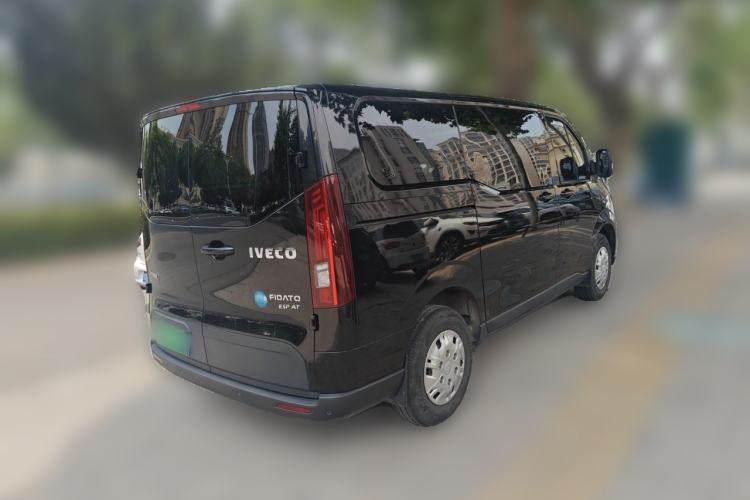 Used Iveco Fidato 2023 C30 Passenger Van 2.0T 110kW Automatic Xingtu Version Low Roof Rear Right 45 Deg