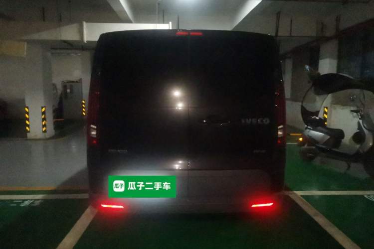 Used Iveco Fidato 2023 C30 Passenger Van 2.0T 110kW Automatic Xingtu Version Low Roof Rear