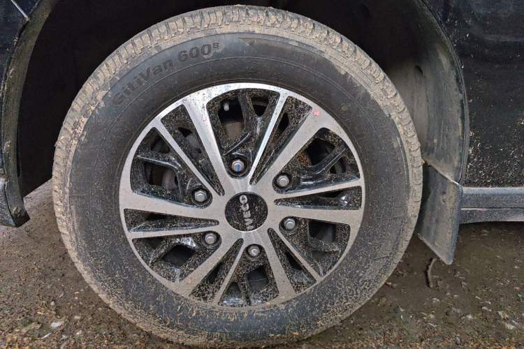 Used Iveco Fidato 2023 C30 Passenger Van 2.0T 110kW Automatic Xingtu Version Low Roof Right Front Wheel Hub