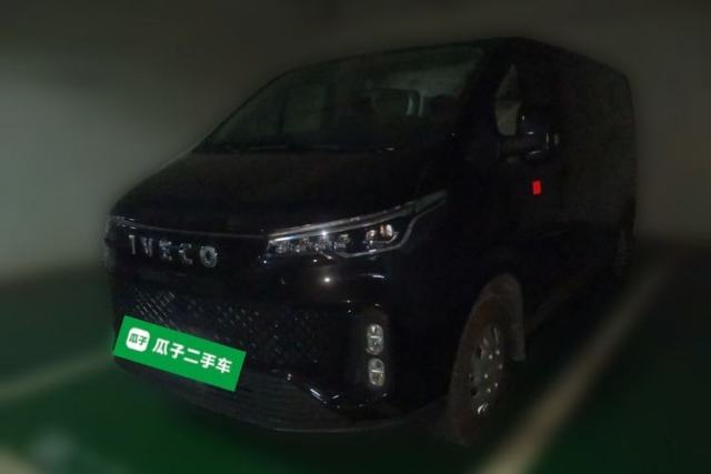 Used Iveco Fidato 2023 C30 Passenger Van 2.0T 110kW Automatic Xingtu Version Low Roof