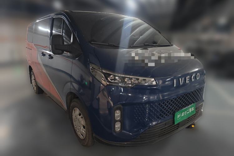 Used Iveco Fidato 2023 C30 Passenger Van 2.0T 93kW Manual Transmission Xingtu Edition Low Roof Front Right 45 Deg