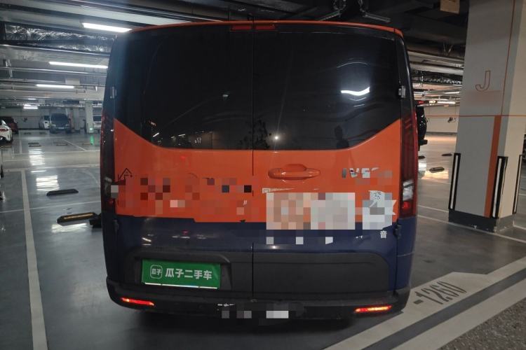 Used Iveco Fidato 2023 C30 Passenger Van 2.0T 93kW Manual Transmission Xingtu Edition Low Roof Rear