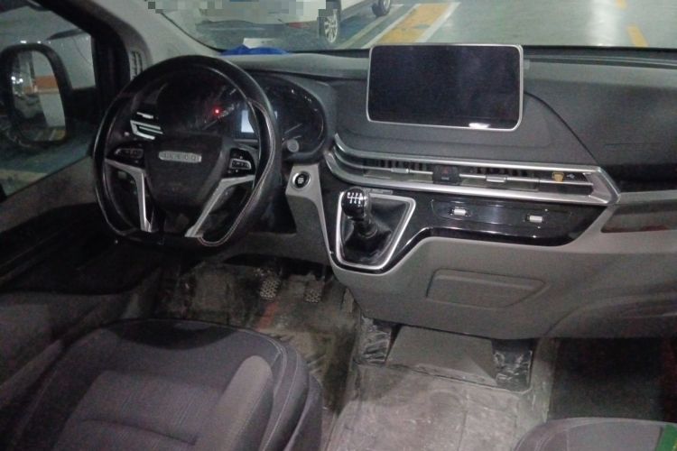 Used Iveco Fidato 2023 C30 Passenger Van 2.0T 93kW Manual Transmission Xingtu Edition Low Roof Center Console