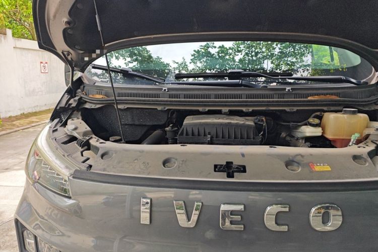 Used Iveco Fidato 2023 C30 Passenger Van 2.0T 93kW Manual Transmission Xingtu Edition Low Roof Engine Bay Right