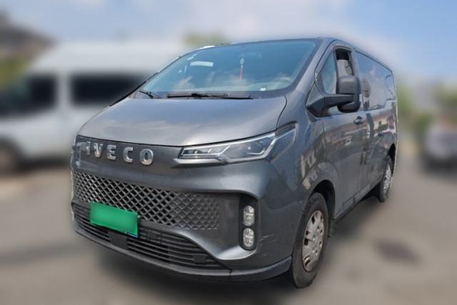 Used Iveco Fidato 2023 C30 Passenger Van 2.0T 93kW Manual Transmission Xingtu Edition Low Roof