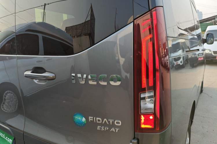 Used Iveco Fidato 2023 B33 Passenger Bus 2.0T 110 kW Automatic Starlight Edition High Roof Exterior 6