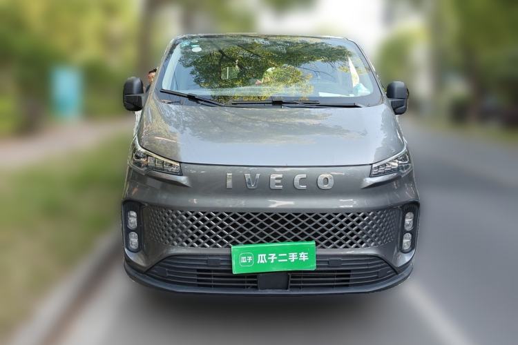 Used Iveco Fidato 2023 C30 Passenger Van 2.0T 93kW Manual Transmission Xingtu Edition Low Roof Front
