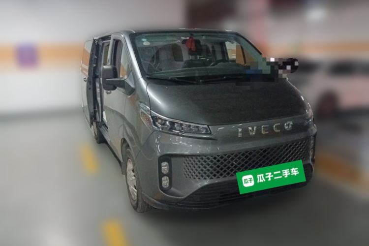 Used Iveco Fidato 2023 C30 Passenger Van 2.0T 93kW Manual Transmission Xingtu Edition Low Roof Front Right 45 Deg