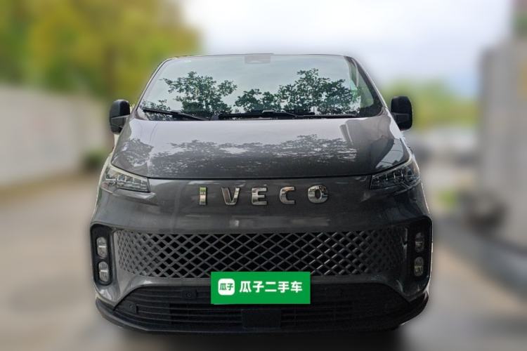 Used Iveco Fidato 2023 C30 Passenger Van 2.0T 93kW Manual Transmission Xingtu Edition Low Roof Front