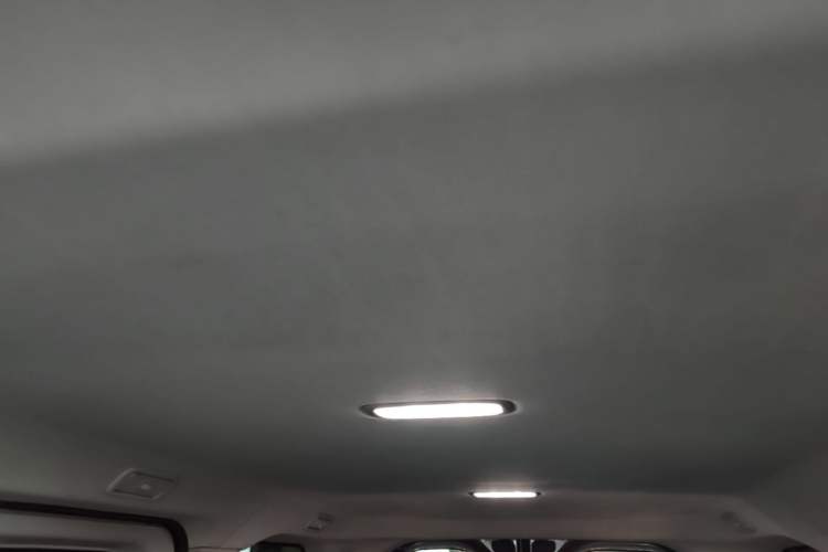 Used Iveco Fidato 2023 C30 Passenger Van 2.0T 93kW Manual Transmission Xingtu Edition Low Roof Headliner