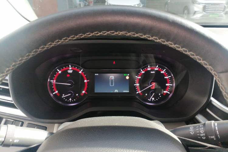 Used Iveco Fidato 2023 C30 Passenger Van 2.0T 93kW Manual Transmission Xingtu Edition Low Roof Instrument Cluster