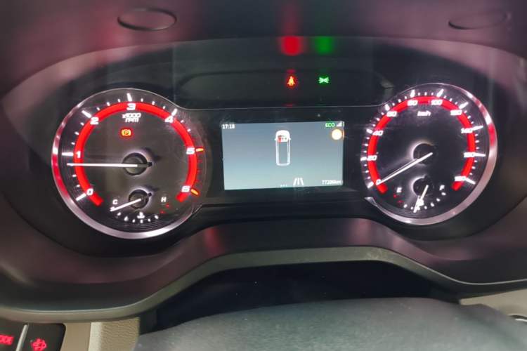 Used Iveco Fidato 2023 C30 Passenger Van 2.0T 93kW Manual Transmission Xingtu Edition Low Roof Instrument Cluster