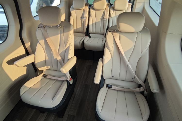 Used Iveco Fidato 2023 B33 Passenger Bus 2.0T 110 kW Automatic Starlight Edition High Roof Interior 4