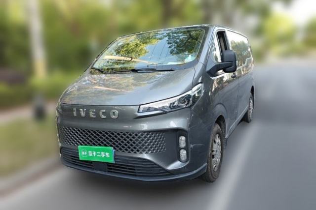 Used Iveco Fidato 2023 C30 Passenger Van 2.0T 93kW Manual Transmission Xingtu Edition Low Roof