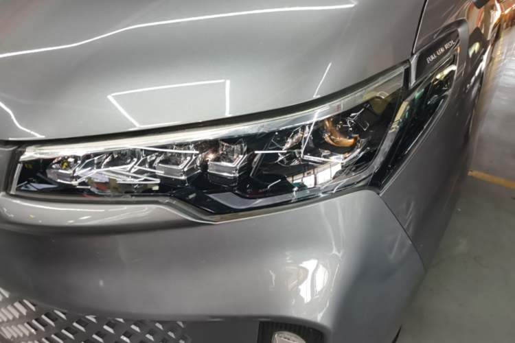 Used Iveco Fidato 2023 C30 Passenger Van 2.0T 93kW Manual Transmission Xingtu Edition Low Roof Left Front Headlight