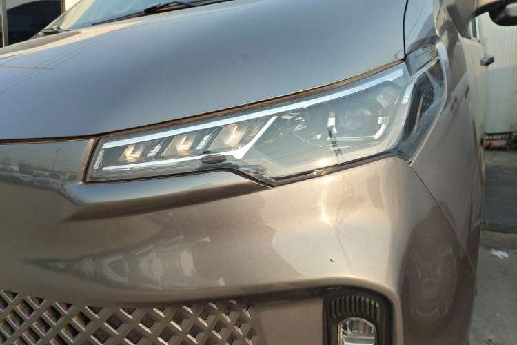 Used Iveco Fidato 2023 B33 Passenger Bus 2.0T 110 kW Automatic Starlight Edition High Roof Left Front Headlight