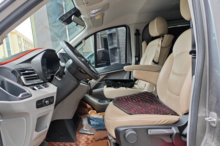 Used Iveco Fidato 2023 C30 Passenger Van 2.0T 93kW Manual Transmission Xingtu Edition Low Roof Left Front Seat