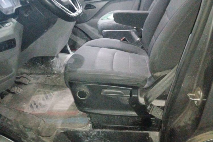 Used Iveco Fidato 2023 C30 Passenger Van 2.0T 93kW Manual Transmission Xingtu Edition Low Roof Left Front Seat