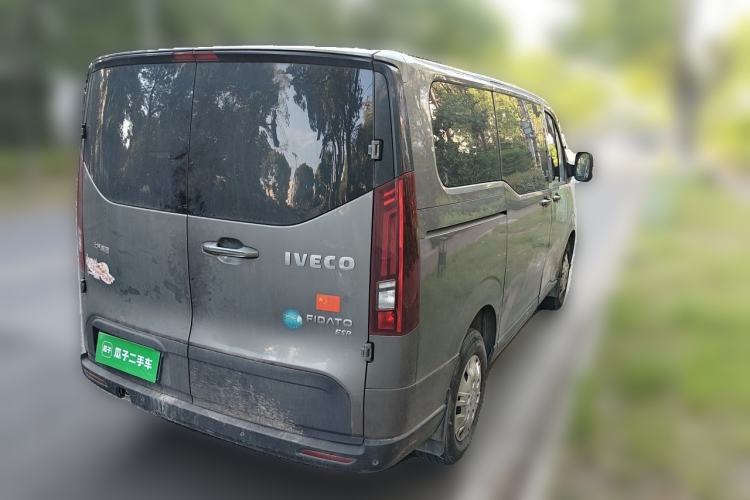 Used Iveco Fidato 2023 C30 Passenger Van 2.0T 93kW Manual Transmission Xingtu Edition Low Roof Rear Right 45 Deg