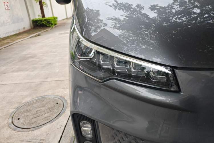 Used Iveco Fidato 2023 C30 Passenger Van 2.0T 93kW Manual Transmission Xingtu Edition Low Roof Right Front Headlight
