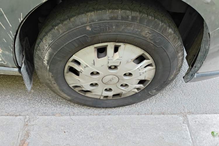Used Iveco Fidato 2023 C30 Passenger Van 2.0T 93kW Manual Transmission Xingtu Edition Low Roof Right Front Wheel Hub