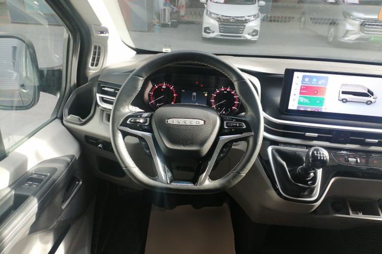 Used Iveco Fidato 2023 C30 Passenger Van 2.0T 93kW Manual Transmission Xingtu Edition Low Roof Steering Wheel