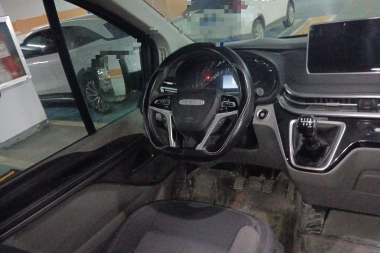 Used Iveco Fidato 2023 C30 Passenger Van 2.0T 93kW Manual Transmission Xingtu Edition Low Roof Steering Wheel