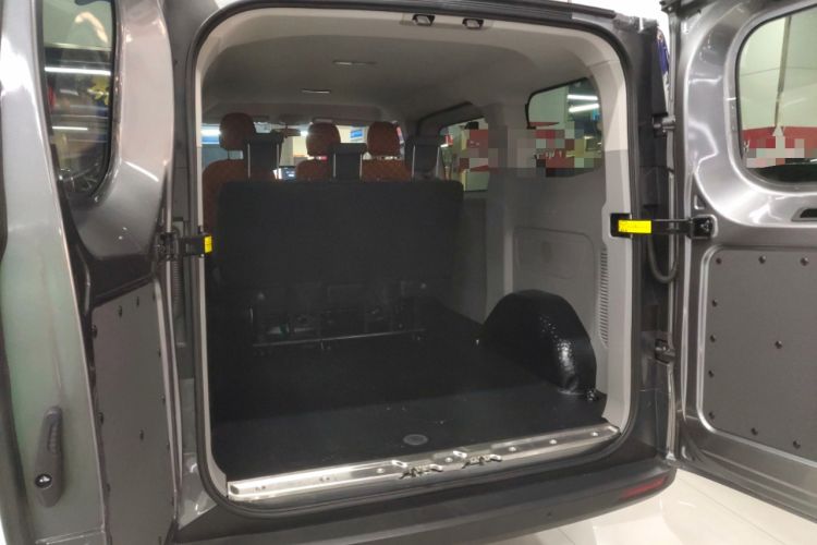 Used Iveco Fidato 2023 C30 Passenger Van 2.0T 110kW Automatic Xingtu Version Low Roof Trunk