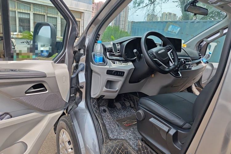 Used Iveco Fidato 2023 C30 Passenger Van 2.0T 93kW Manual Transmission Xingtu Edition Low Roof Driver Seat