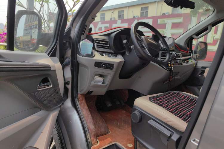 Used Iveco Fidato 2023 C30 Passenger Van 2.0T 93kW Manual Transmission Xingtu Edition Low Roof Driver Seat