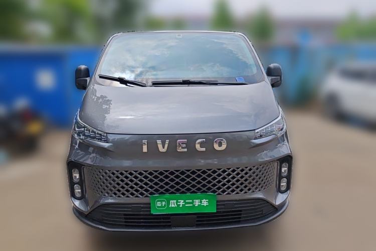 Used Iveco Fidato 2023 C30 Passenger Van 2.0T 93kW Manual Transmission Xingtu Edition Low Roof Front