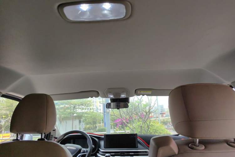 Used Iveco Fidato 2023 C30 Passenger Van 2.0T 93kW Manual Transmission Xingtu Edition Low Roof Headliner