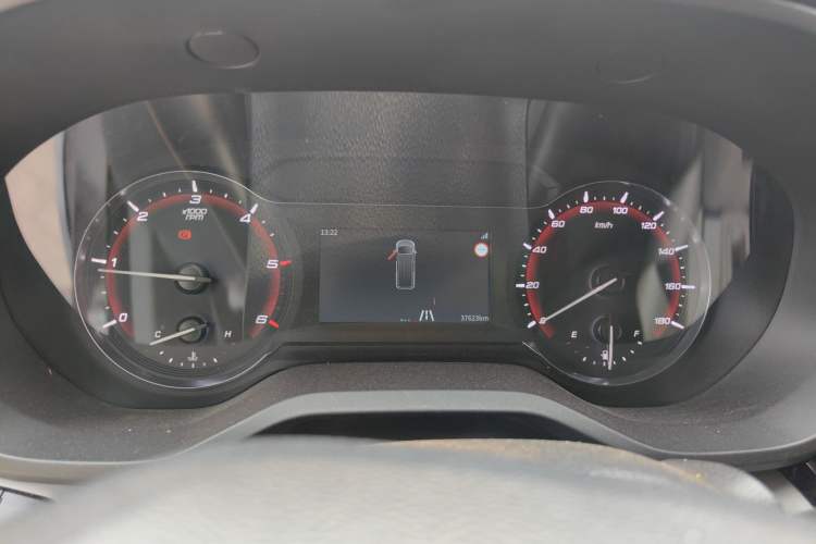 Used Iveco Fidato 2023 C30 Passenger Van 2.0T 93kW Manual Transmission Xingtu Edition Low Roof Instrument Cluster