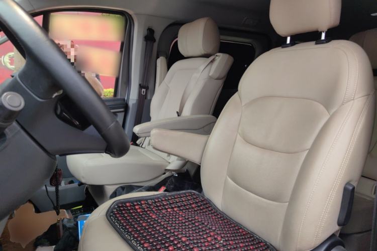Used Iveco Fidato 2023 C30 Passenger Van 2.0T 93kW Manual Transmission Xingtu Edition Low Roof Left Front Seat