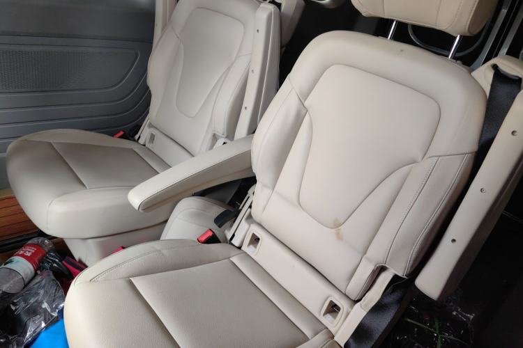 Used Iveco Fidato 2023 C30 Passenger Van 2.0T 93kW Manual Transmission Xingtu Edition Low Roof Left Rear Seat