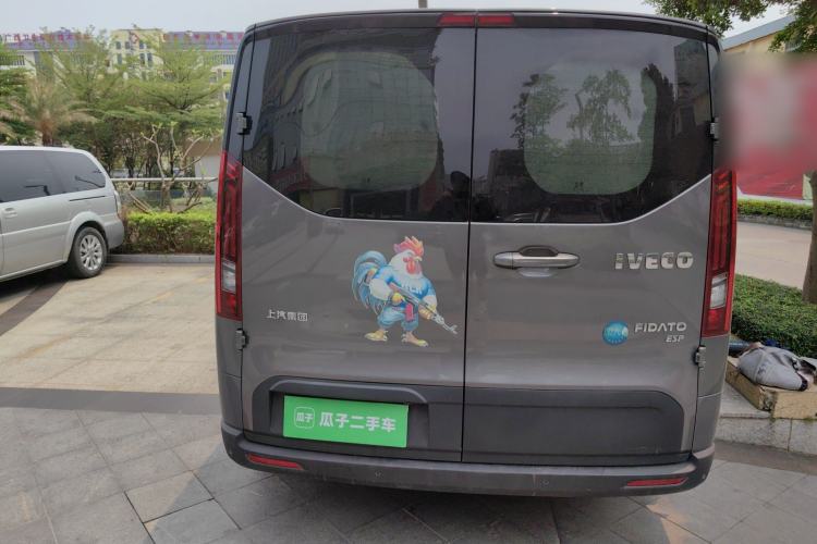 Used Iveco Fidato 2023 C30 Passenger Van 2.0T 93kW Manual Transmission Xingtu Edition Low Roof Rear