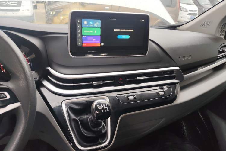 Used Iveco Fidato 2023 C30 Passenger Van 2.0T 93kW Manual Transmission Xingtu Edition Low Roof Audio And AC Panel