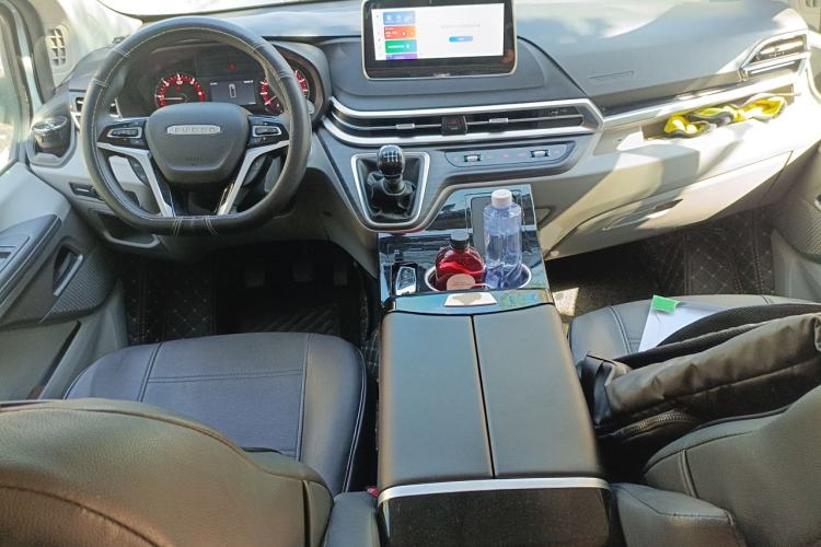 Used Iveco Fidato 2023 C33 Passenger Van 2.0T 93 kW Manual Transmission Xingtu Edition High Roof Center Console