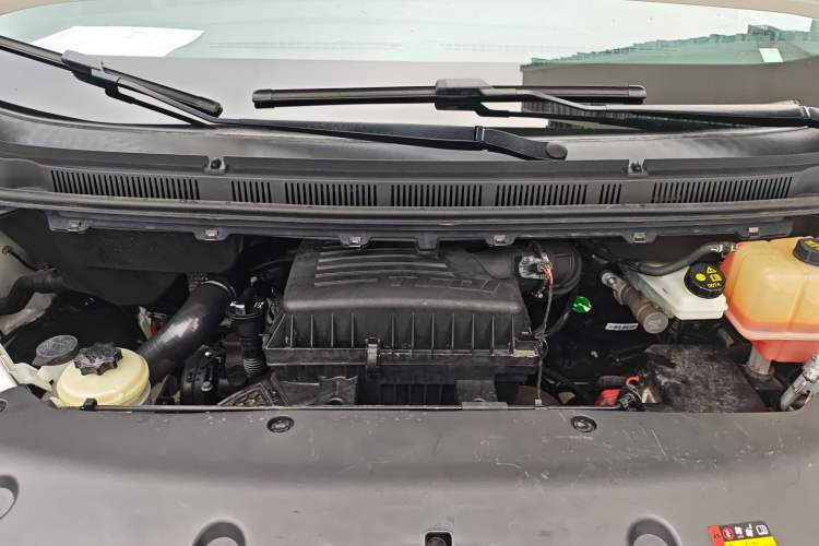 Used Iveco Fidato 2023 C30 Passenger Van 2.0T 93kW Manual Transmission Xingtu Edition Low Roof Engine Bay