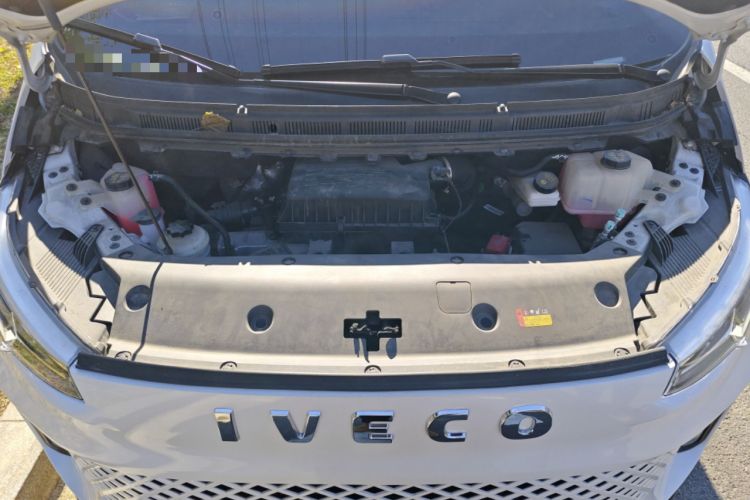 Used Iveco Fidato 2023 C30 Passenger Van 2.0T 110kW Automatic Xingtu Version Low Roof Engine Bay