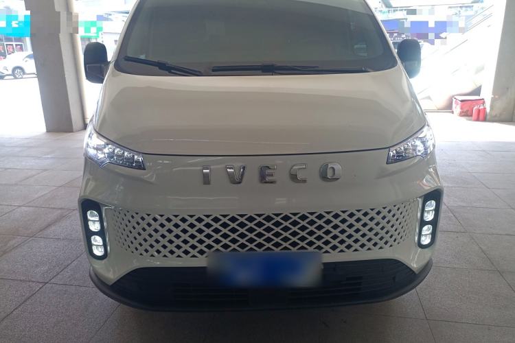 Used Iveco Fidato 2023 V33 Van 2.0T 93kW Manual - Starway Edition Low Roof Exterior 1